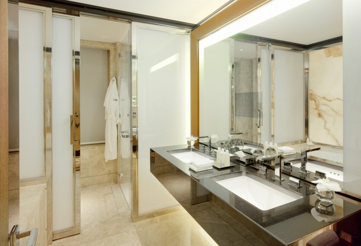Mr & Mrs Smith - Park Lane Suite Bathroom