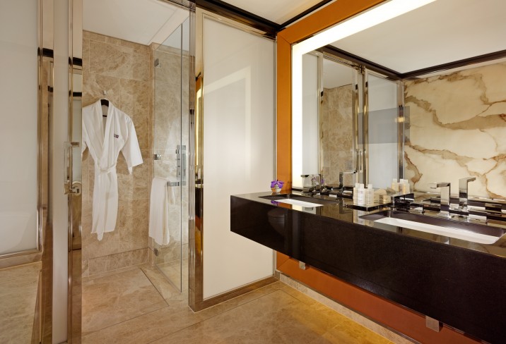 Mr & Mrs Smith - Curzon Suite Bathroom