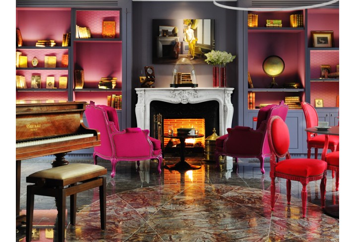 Mr & Mrs Smith - Main Salon