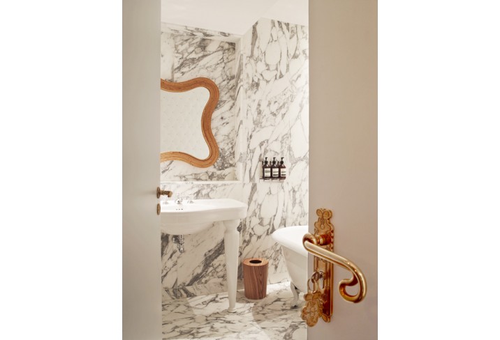 Mr & Mrs Smith - Room 4 Bathroom