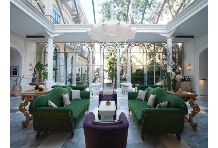 Mr & Mrs Smith - Winter Garden (Lounge)