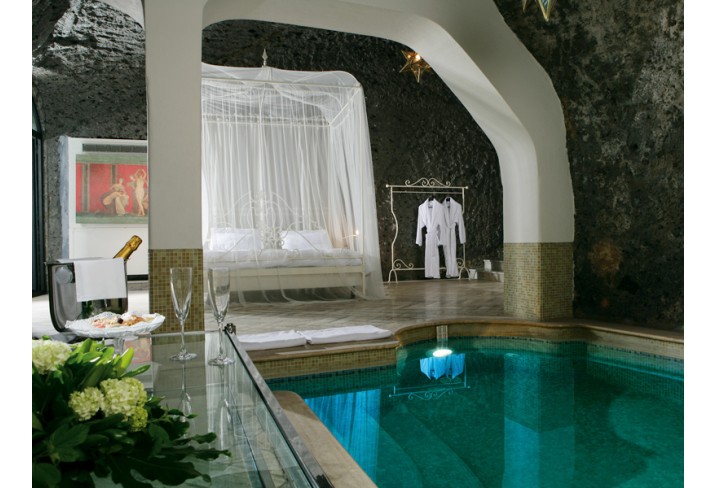 Mr & Mrs Smith - Roccia Suite