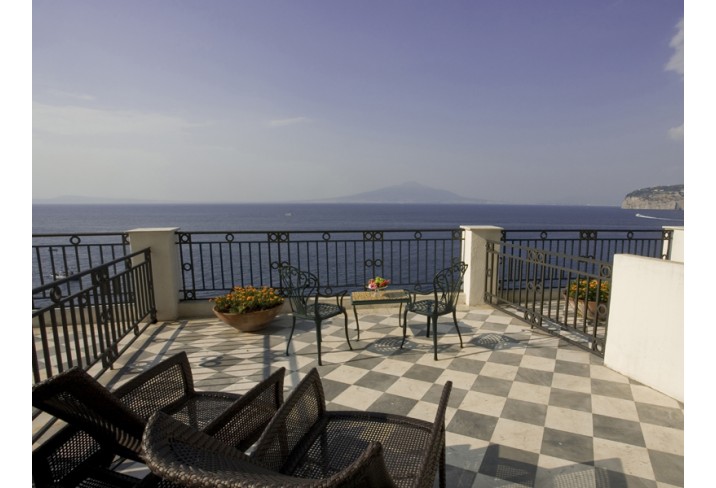 Mr & Mrs Smith - Deluxe Sea View with Terrace