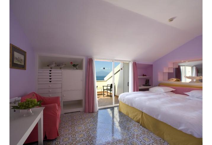 Mr & Mrs Smith - Classic Sea View Room