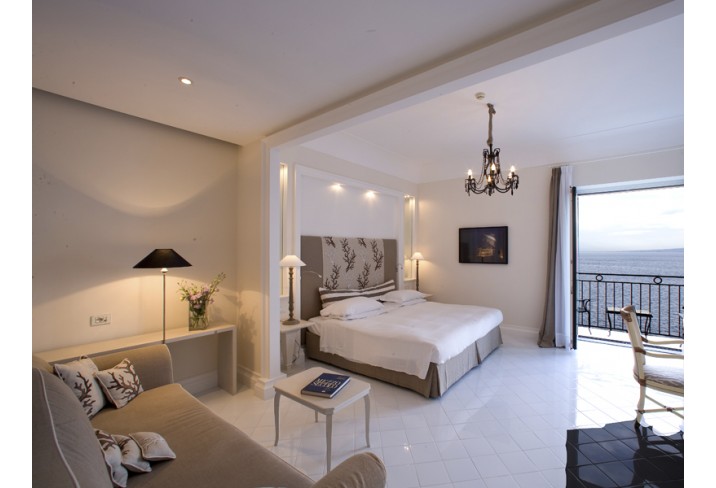 Mr & Mrs Smith - Bedroom