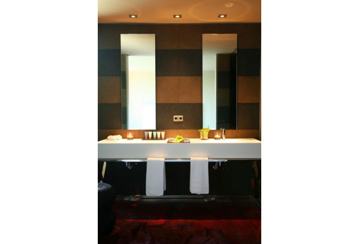 Mr & Mrs Smith - Villa bathroom