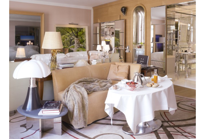 Mr & Mrs Smith - Suite