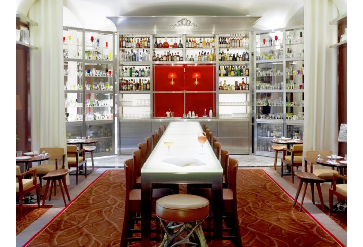 Mr & Mrs Smith - Le Bar Long