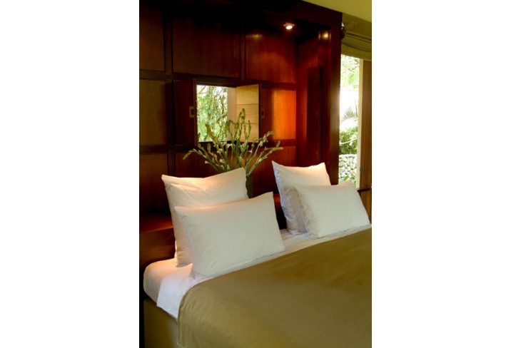 Mr & Mrs Smith - Bedroom