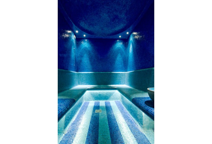 Mr & Mrs Smith - Indoor pool