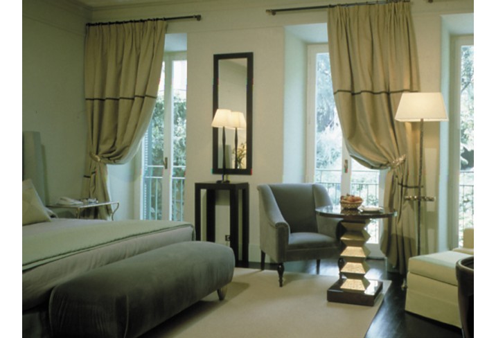 Mr & Mrs Smith - Suite