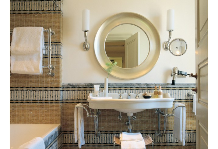 Mr & Mrs Smith - Bathroom