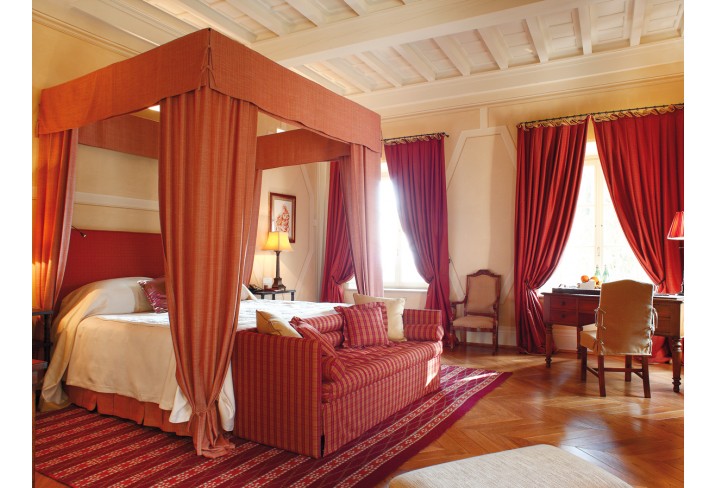 Mr & Mrs Smith - Bedroom