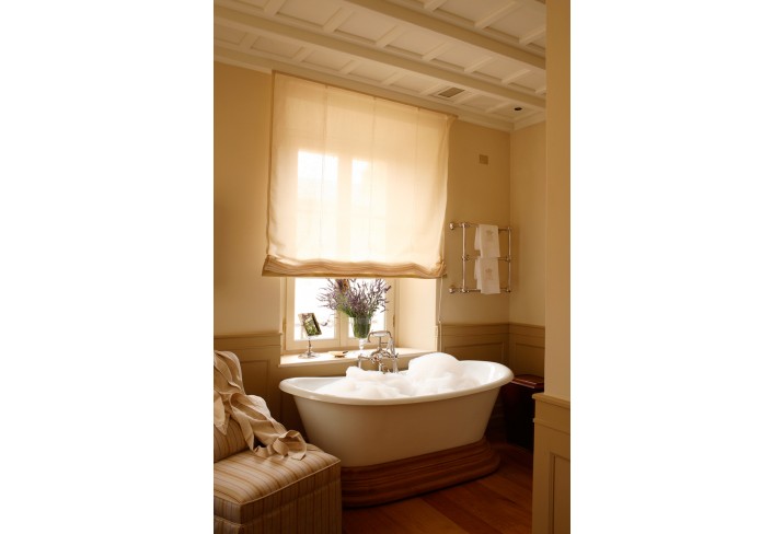 Mr & Mrs Smith - Bathroom