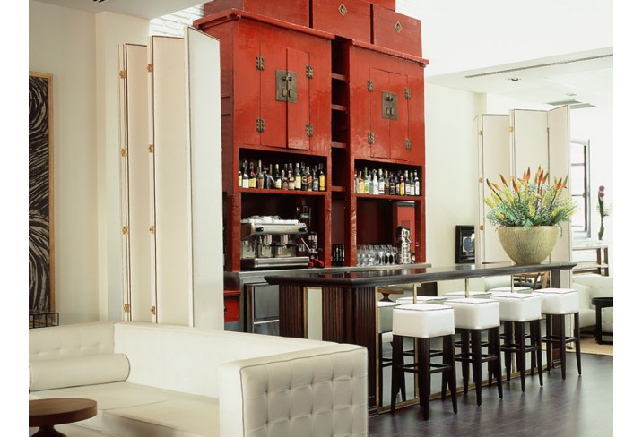 Mr & Mrs Smith - Bar