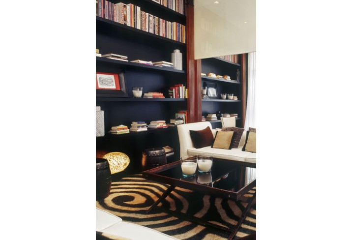 Mr & Mrs Smith - Library 