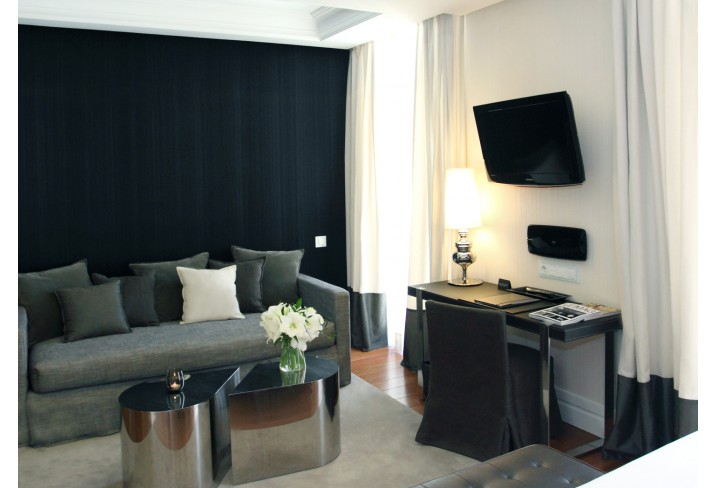 Mr & Mrs Smith - Junior Suite