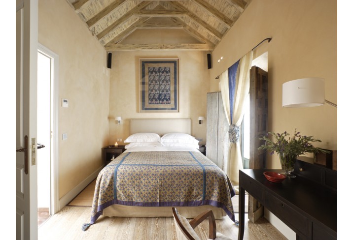 Mr & Mrs Smith - Deluxe Bedroom