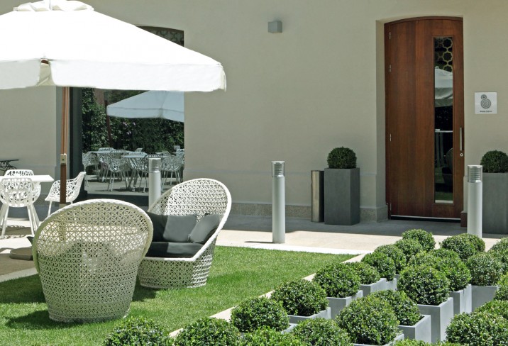 Mr & Mrs Smith - Garden