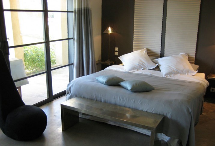 Mr & Mrs Smith - Bedroom