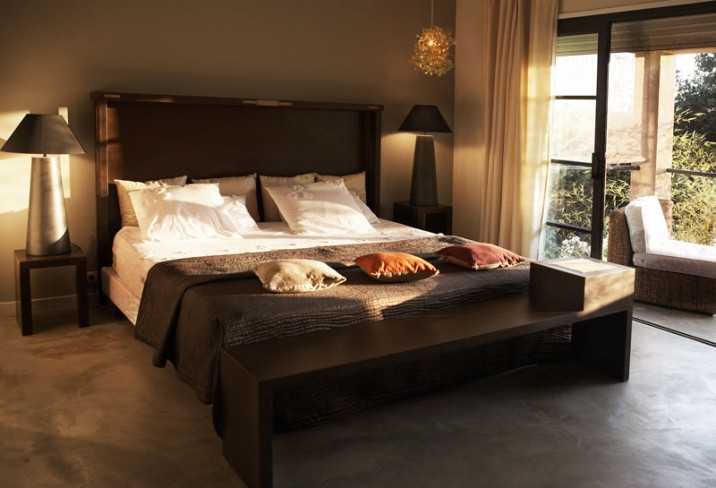 Mr & Mrs Smith - Bedroom