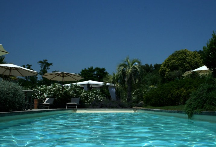 Mr & Mrs Smith - Swimming pool