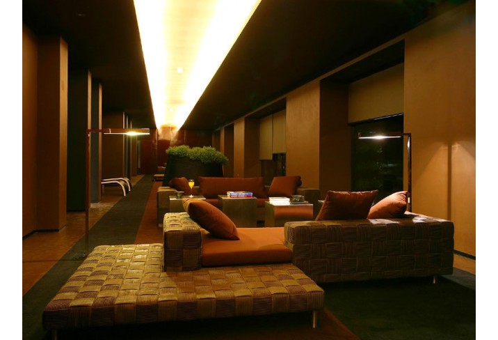 Mr & Mrs Smith - Library