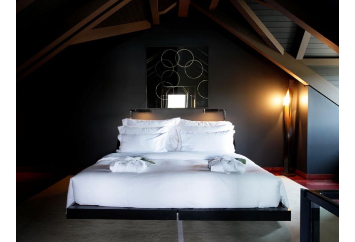 Mr & Mrs Smith - Duplex Suite