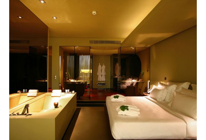 Mr & Mrs Smith - Panoramic Suite bedroom