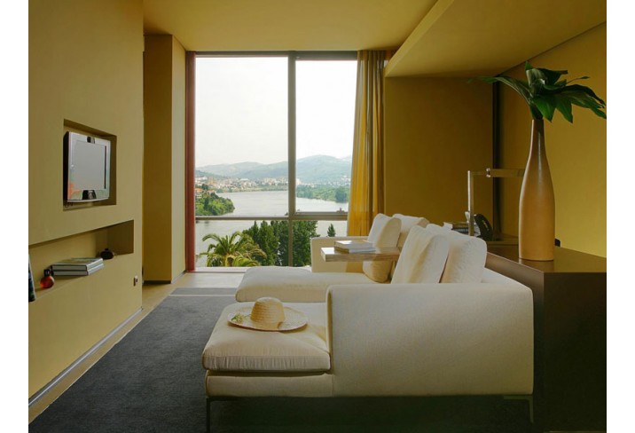 Mr & Mrs Smith - Panoramic Suite living room