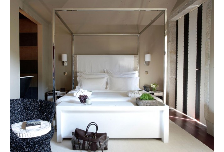 Mr & Mrs Smith - Vineyard Villa bedroom