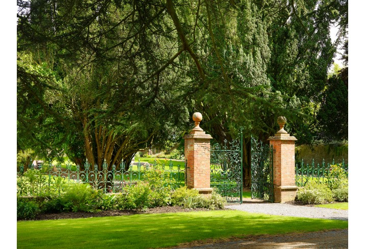 Mr & Mrs Smith - Walled garden