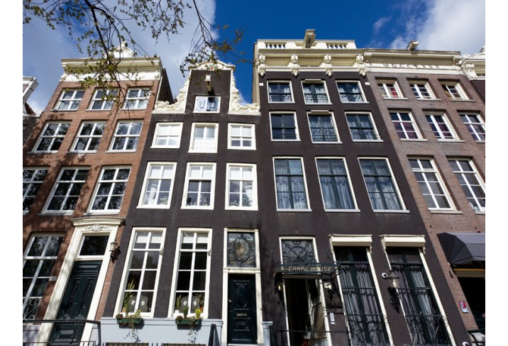 Mr & Mrs Smith - Canal House Exterior