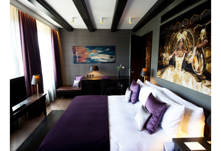Mr & Mrs Smith - Great Room Bedroom