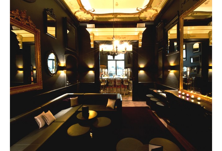 Mr & Mrs Smith - Bar