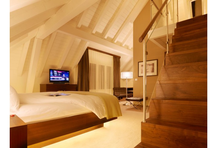 Mr & Mrs Smith - Suite bedroom