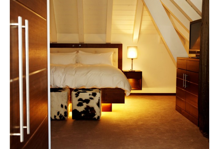 Mr & Mrs Smith - Suite bedroom