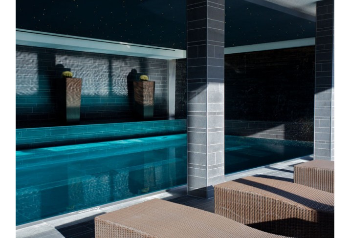 Mr & Mrs Smith - Indoor pool