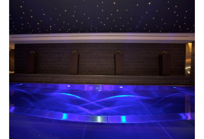 Mr & Mrs Smith - Indoor pool