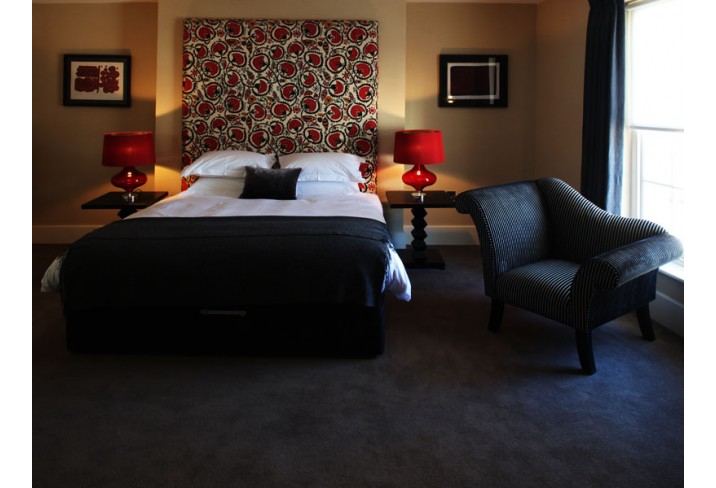 Mr & Mrs Smith - Room 14 
