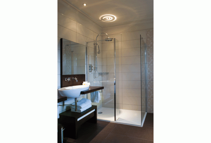 Mr & Mrs Smith - Room 1 bathroom 
