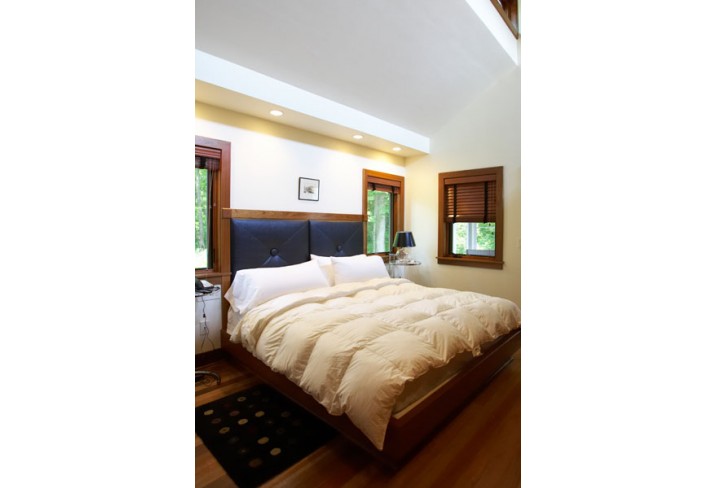 Mr & Mrs Smith - Industry bedroom