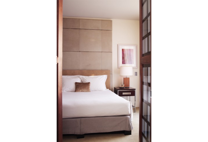 Mr & Mrs Smith - Bedroom in Suite
