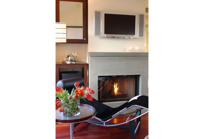 Mr & Mrs Smith - Cottage fireplace