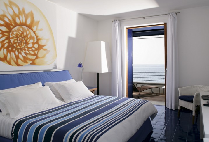 Mr & Mrs Smith - Bedroom