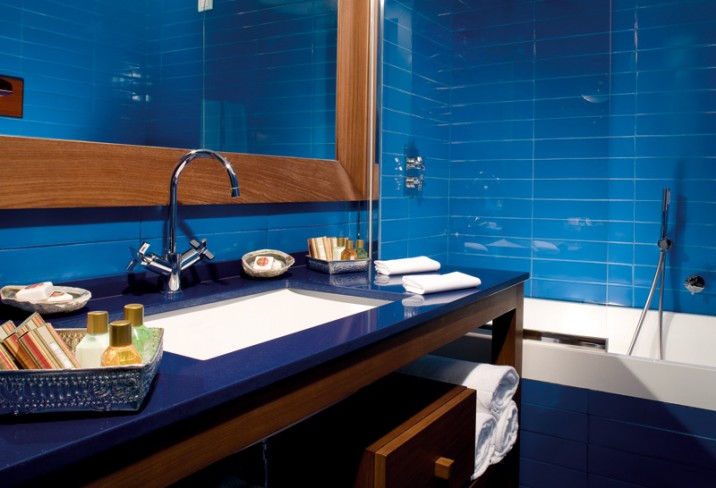 Mr & Mrs Smith - Bathroom
