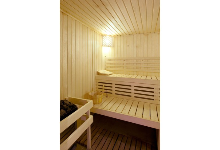Mr & Mrs Smith - Sauna