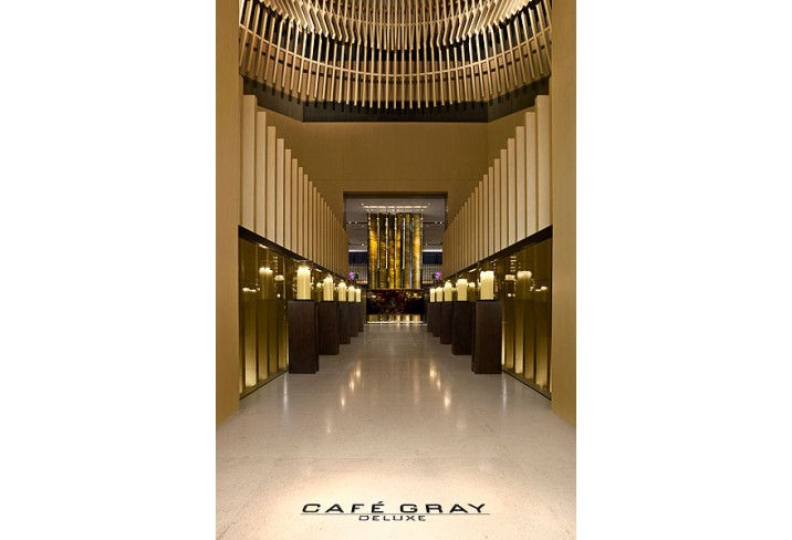 Mr & Mrs Smith - CafÃ© Gray Deluxe entrance
