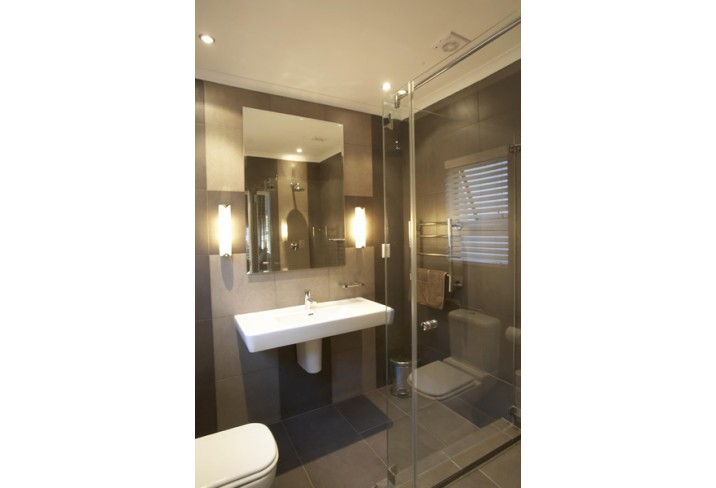 Mr & Mrs Smith - Bathroom
