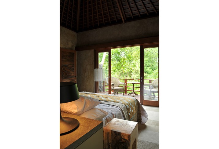Mr & Mrs Smith - River 2 Villa bedroom